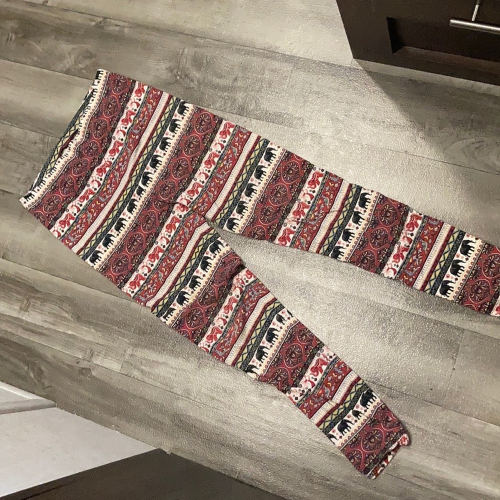 legging with elephants